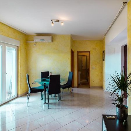 Apartment Ben1 พูลา ภายนอก รูปภาพ